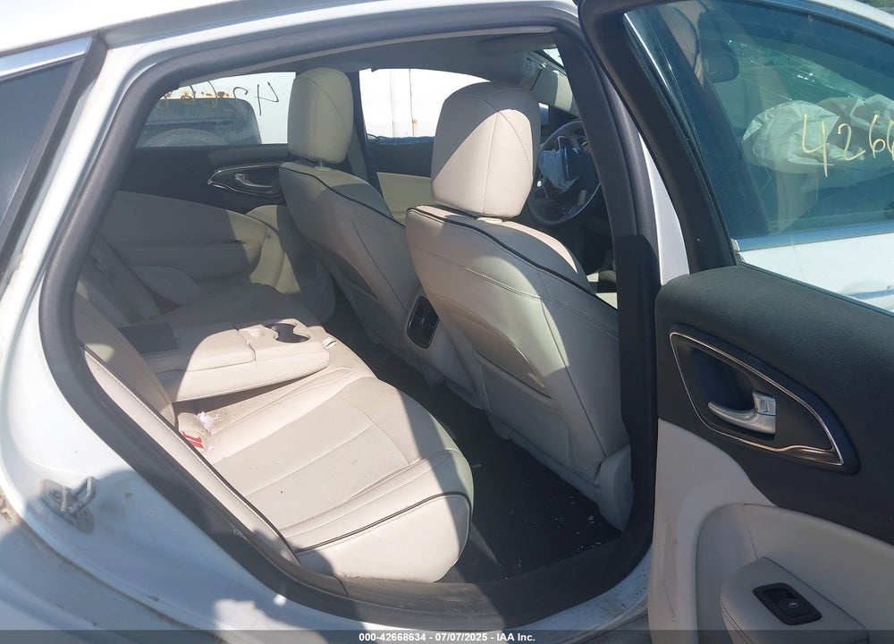 2015 CHRYSLER 200 VIN: 1C3CCCEG8FN583204