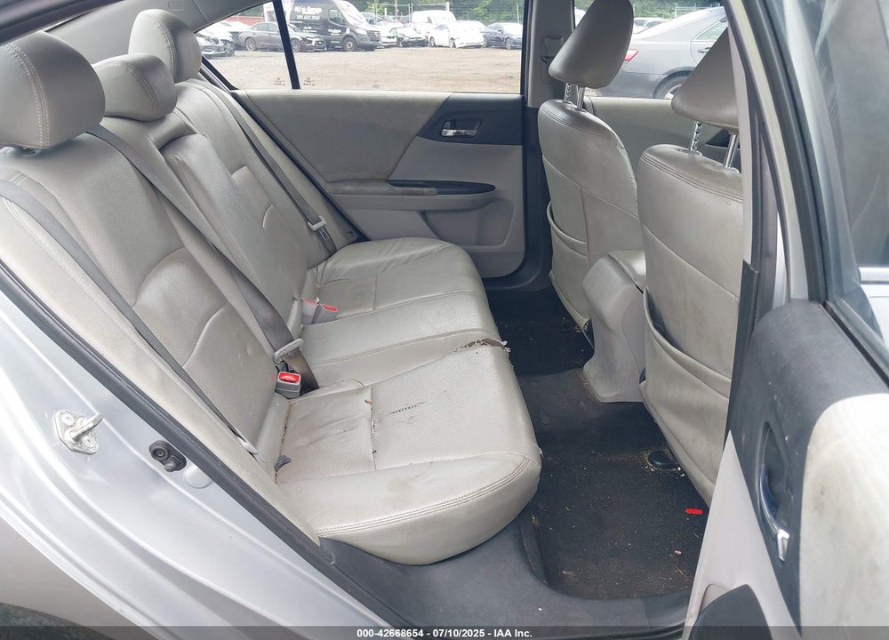 2017 HONDA ACCORD VIN: 1HGCR2F32HA163398