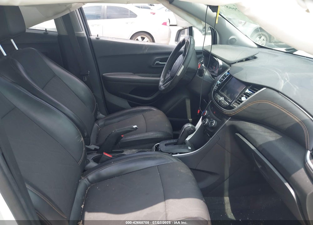 2022 CHEVROLET TRAX FWD LT VIN: KL7CJLSM1NB517182