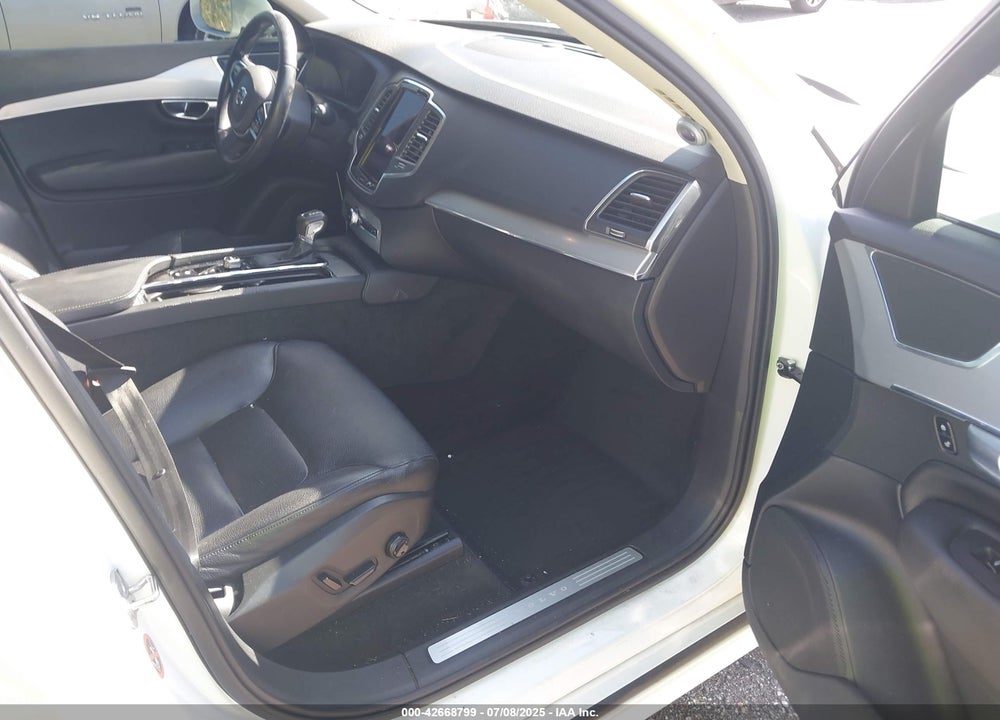2017 VOLVO XC90 VIN: YV4102KK4H1176356