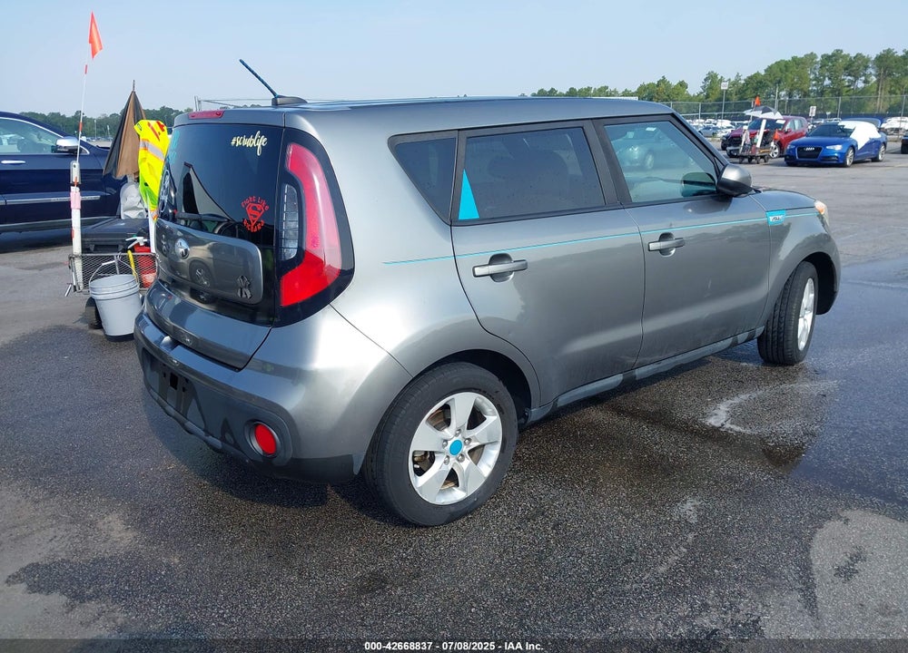 2018 KIA SOUL VIN: KNDJN2A23J7522020