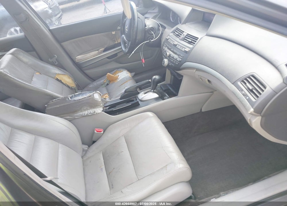 2009 HONDA ACCORD VIN: 1HGCP26859A019640