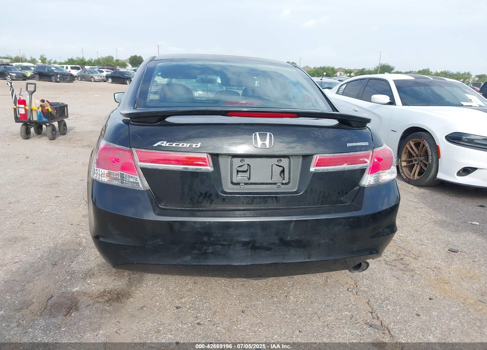2011 HONDA ACCORD VIN: 1HGCP2F69BA132611