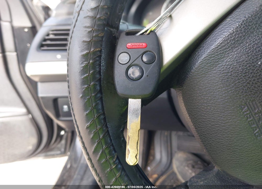 2011 HONDA ACCORD VIN: 1HGCP2F69BA132611
