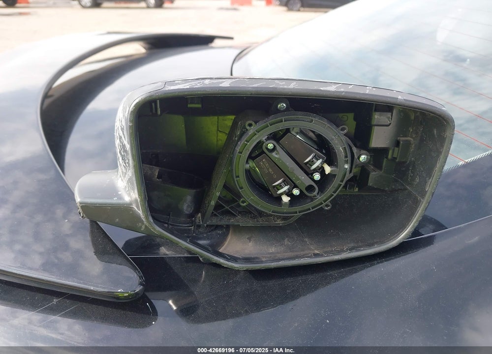 2011 HONDA ACCORD VIN: 1HGCP2F69BA132611
