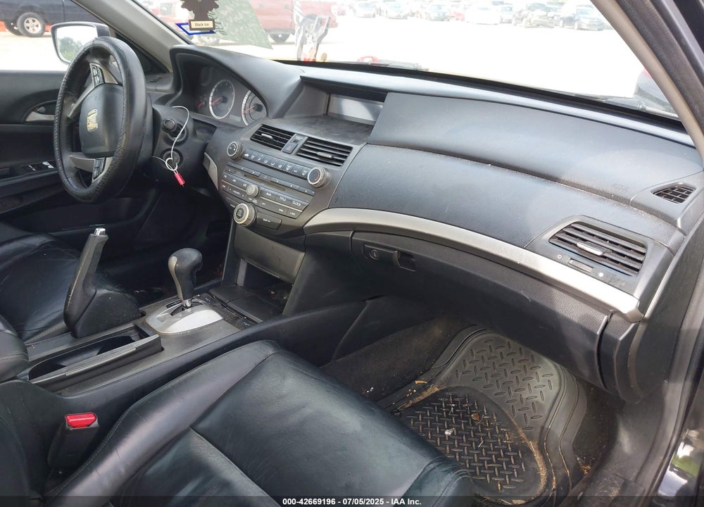 2011 HONDA ACCORD VIN: 1HGCP2F69BA132611