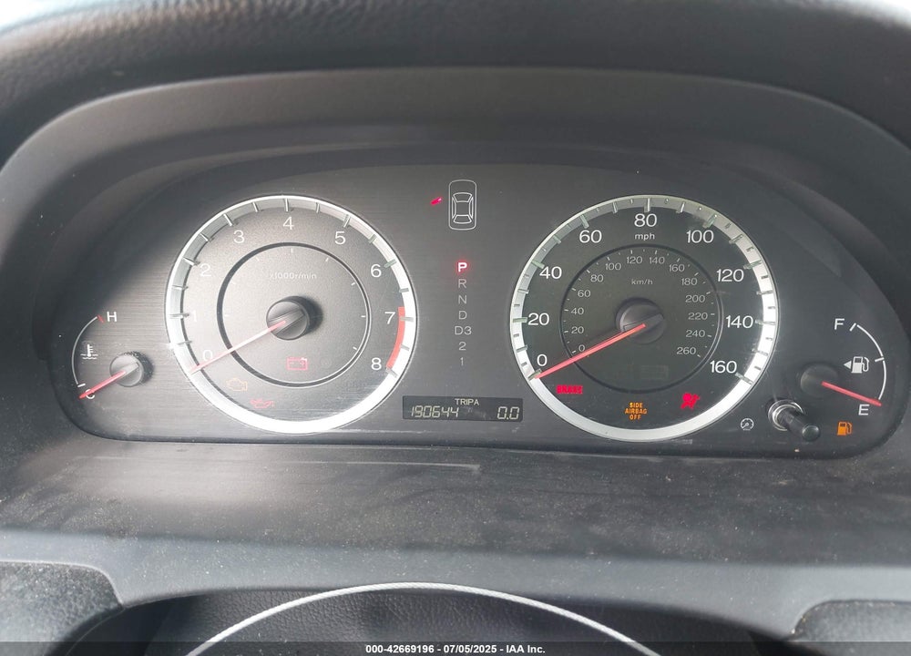 2011 HONDA ACCORD VIN: 1HGCP2F69BA132611