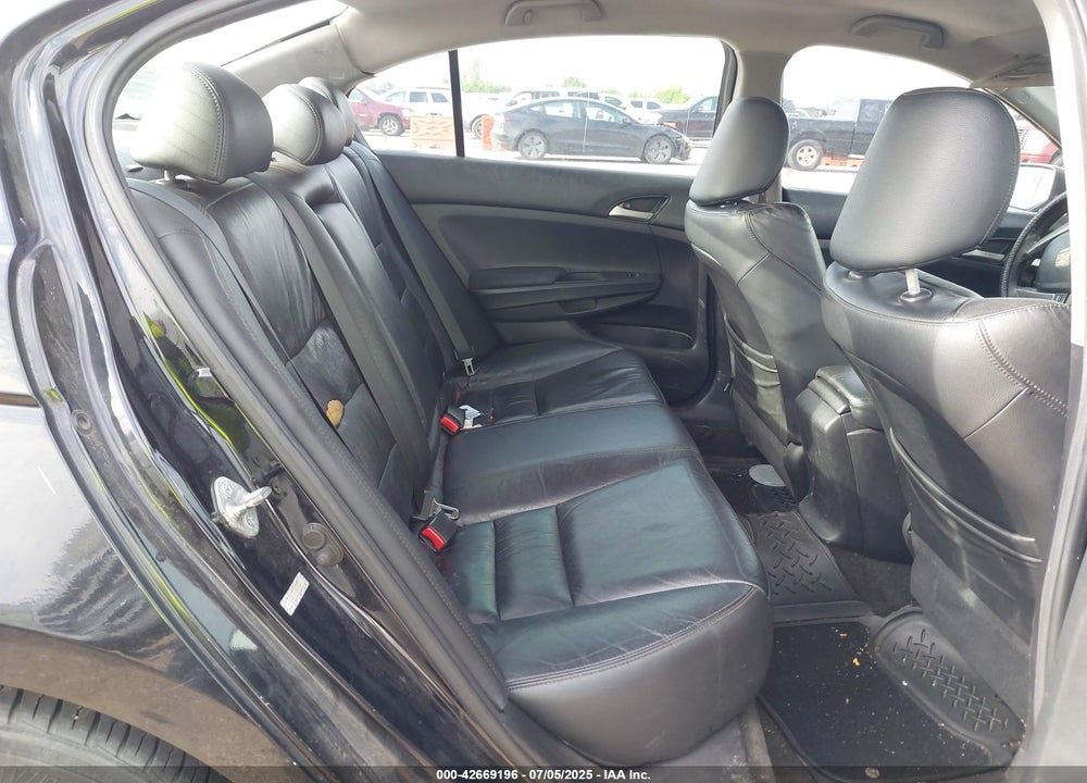 2011 HONDA ACCORD VIN: 1HGCP2F69BA132611