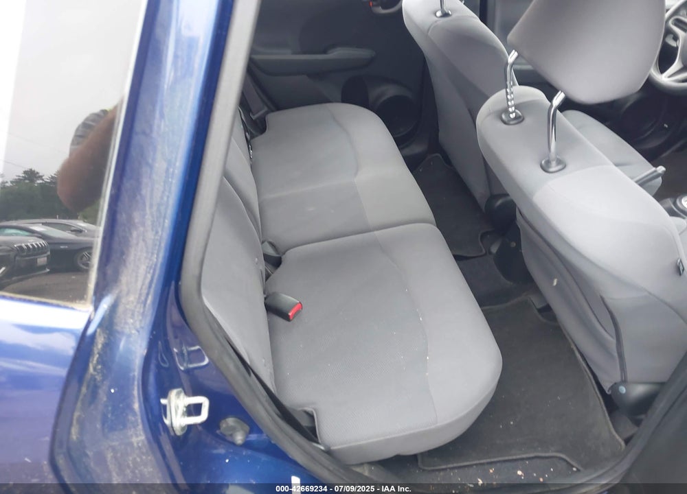 2009 HONDA FIT VIN: JHMGE88229S072855
