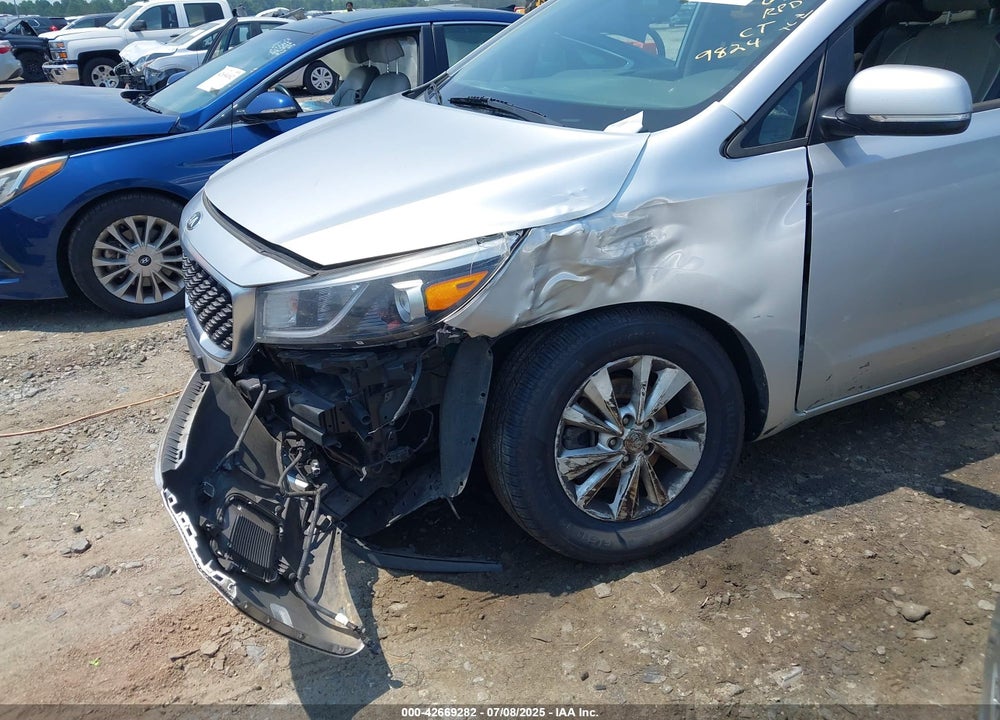 2016 KIA SEDONA VIN: KNDMB5C19G6209824