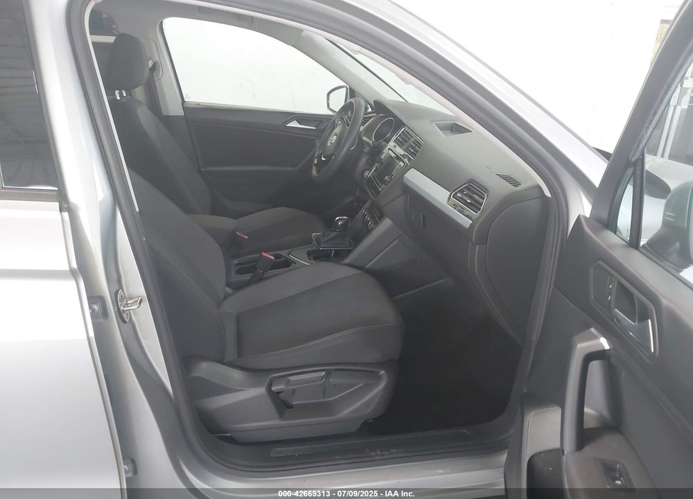 2019 VOLKSWAGEN TIGUAN VIN: 3VV1B7AX6KM189497