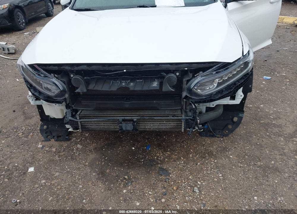 2018 HONDA ACCORD VIN: 1HGCV2F3XJA003206