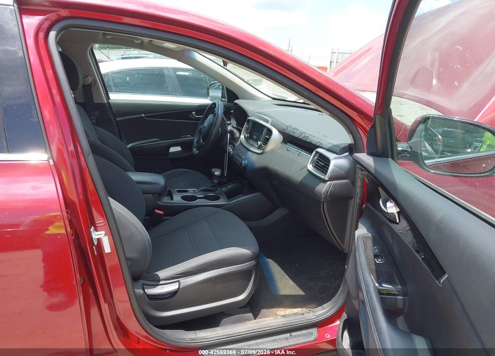 2019 KIA SORENTO VIN: 5XYPG4A39KG571140