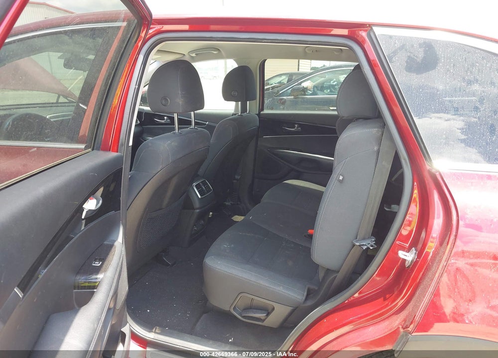 2019 KIA SORENTO VIN: 5XYPG4A39KG571140