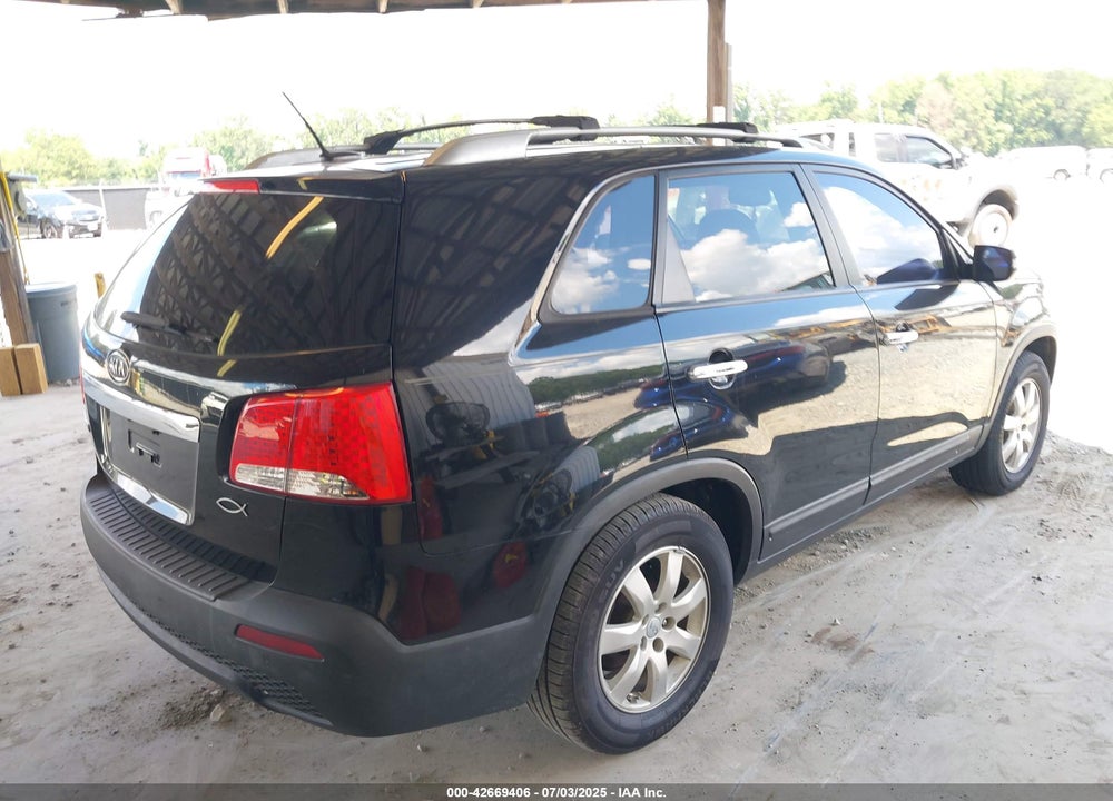 2012 KIA SORENTO VIN: 5XYKT3A68CG267079