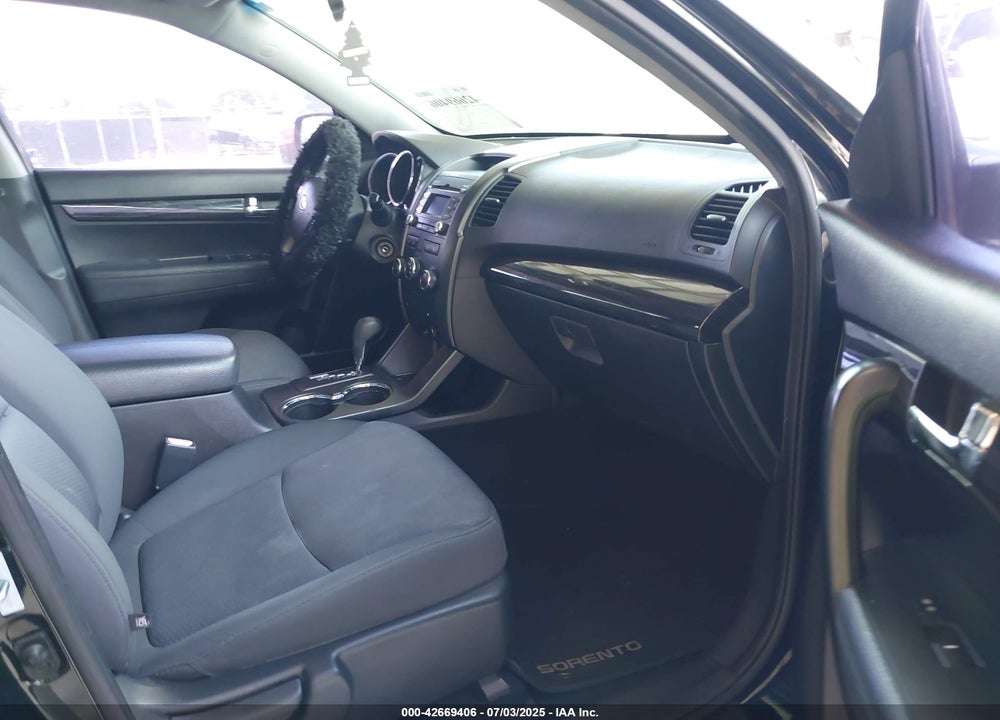 2012 KIA SORENTO VIN: 5XYKT3A68CG267079