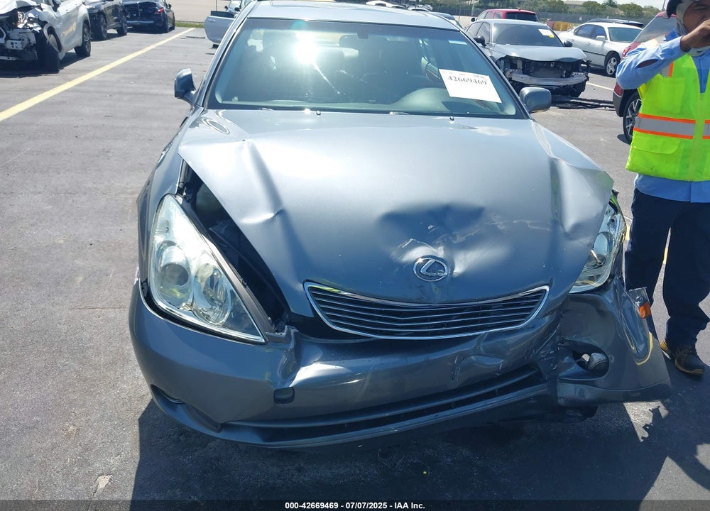 2005 LEXUS ES 330 VIN: JTHBA30G155105711