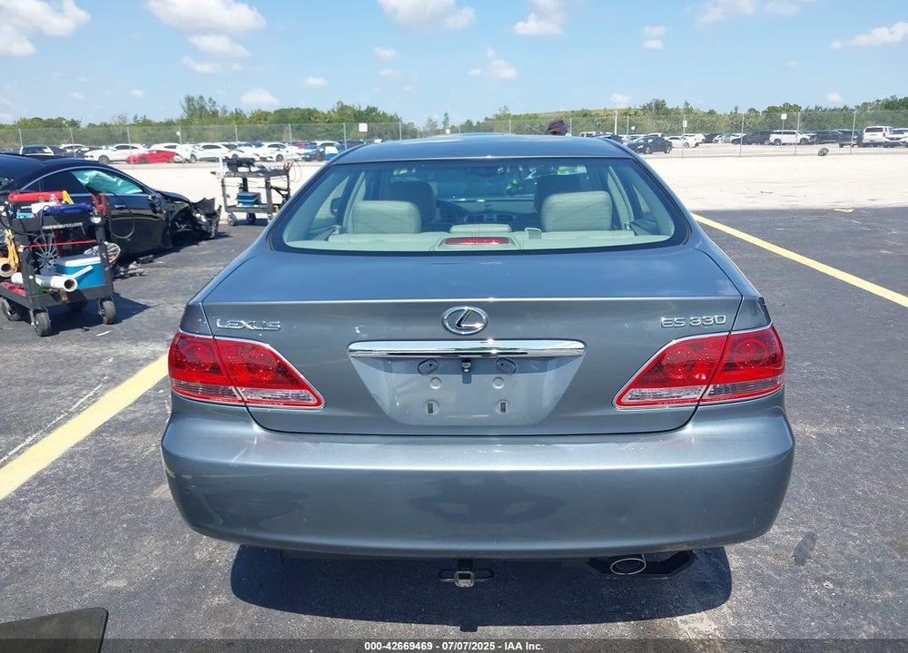 2005 LEXUS ES 330 VIN: JTHBA30G155105711