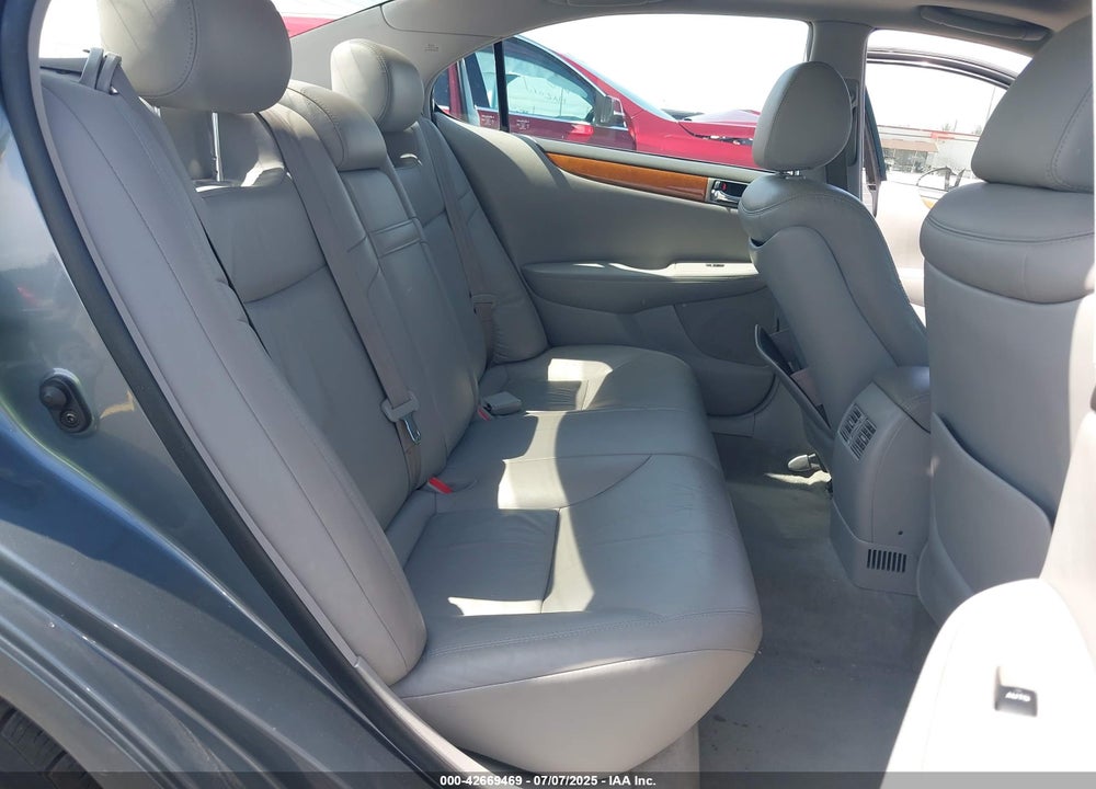 2005 LEXUS ES 330 VIN: JTHBA30G155105711