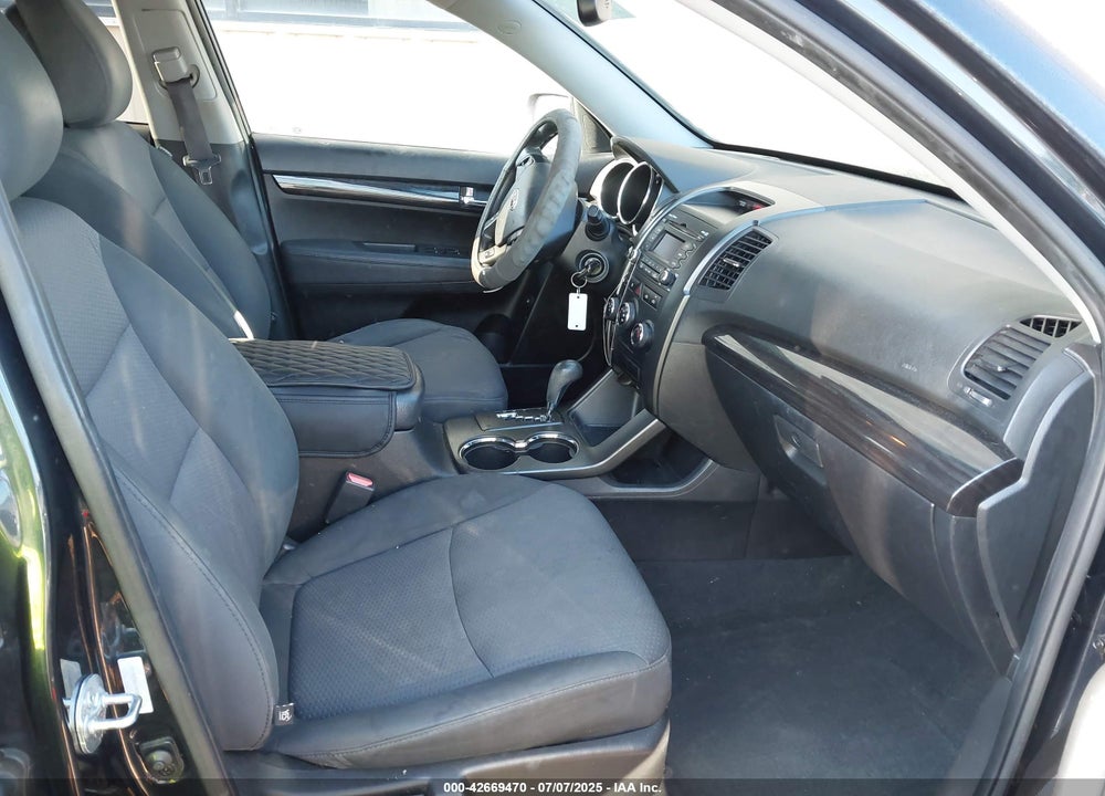 2012 KIA SORENTO VIN: 5XYKT4A18CG234299