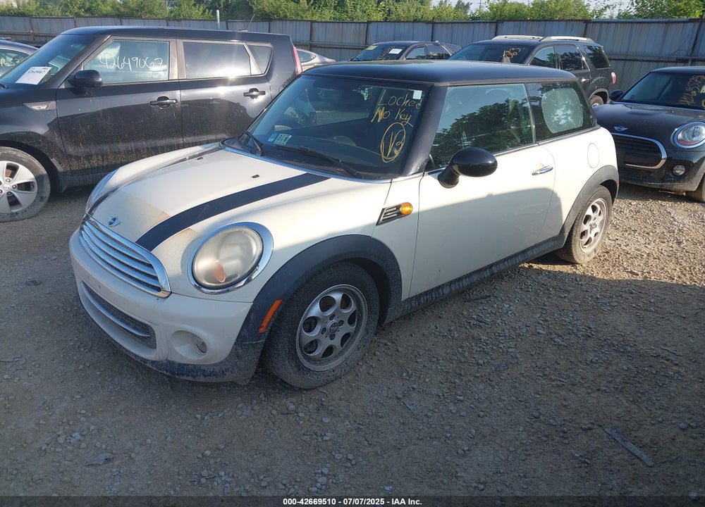2013 MINI COOPER VIN: WMWSU3C5XDT687396