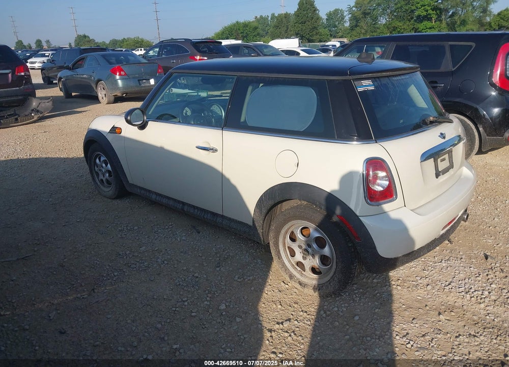 2013 MINI COOPER VIN: WMWSU3C5XDT687396