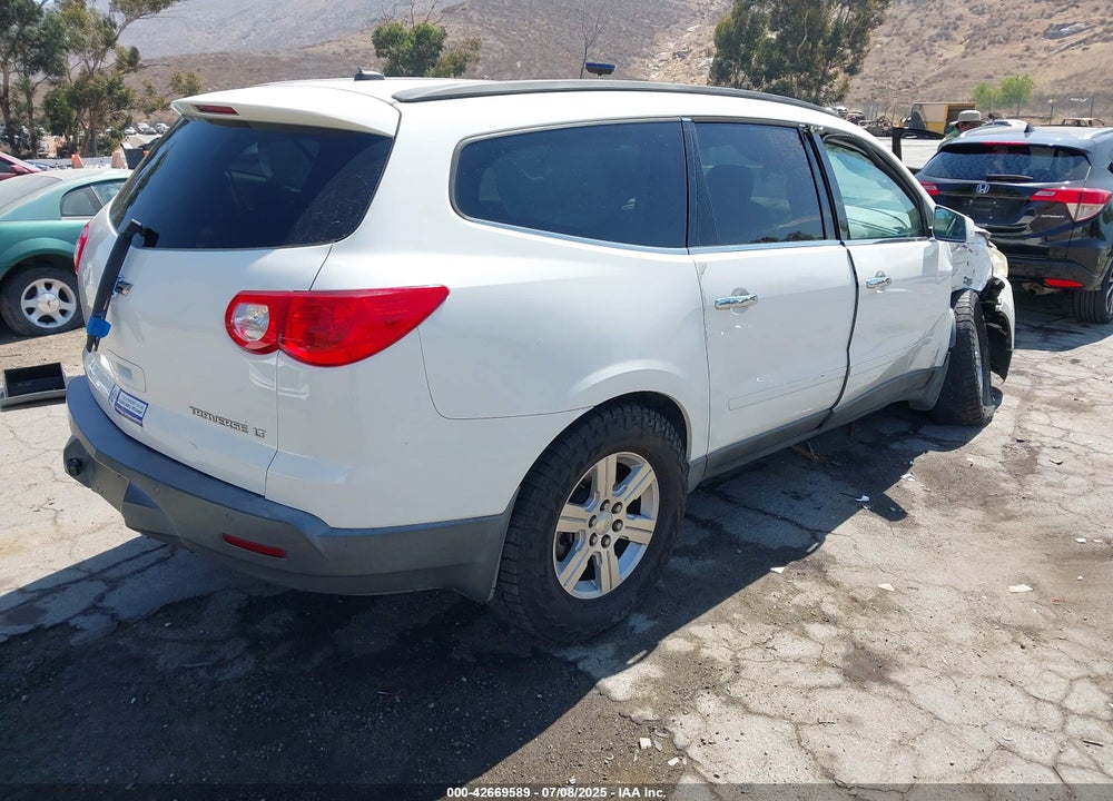 2011 CHEVROLET TRAVERSE VIN: 1GNKVGED5BJ131329