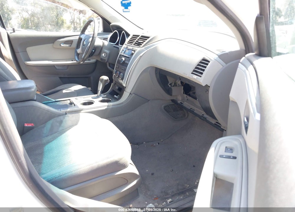 2011 CHEVROLET TRAVERSE VIN: 1GNKVGED5BJ131329