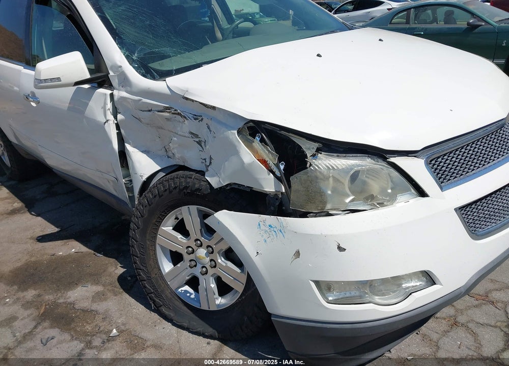 2011 CHEVROLET TRAVERSE VIN: 1GNKVGED5BJ131329