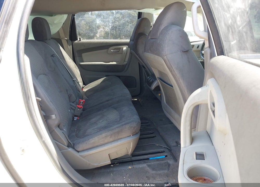 2011 CHEVROLET TRAVERSE VIN: 1GNKVGED5BJ131329