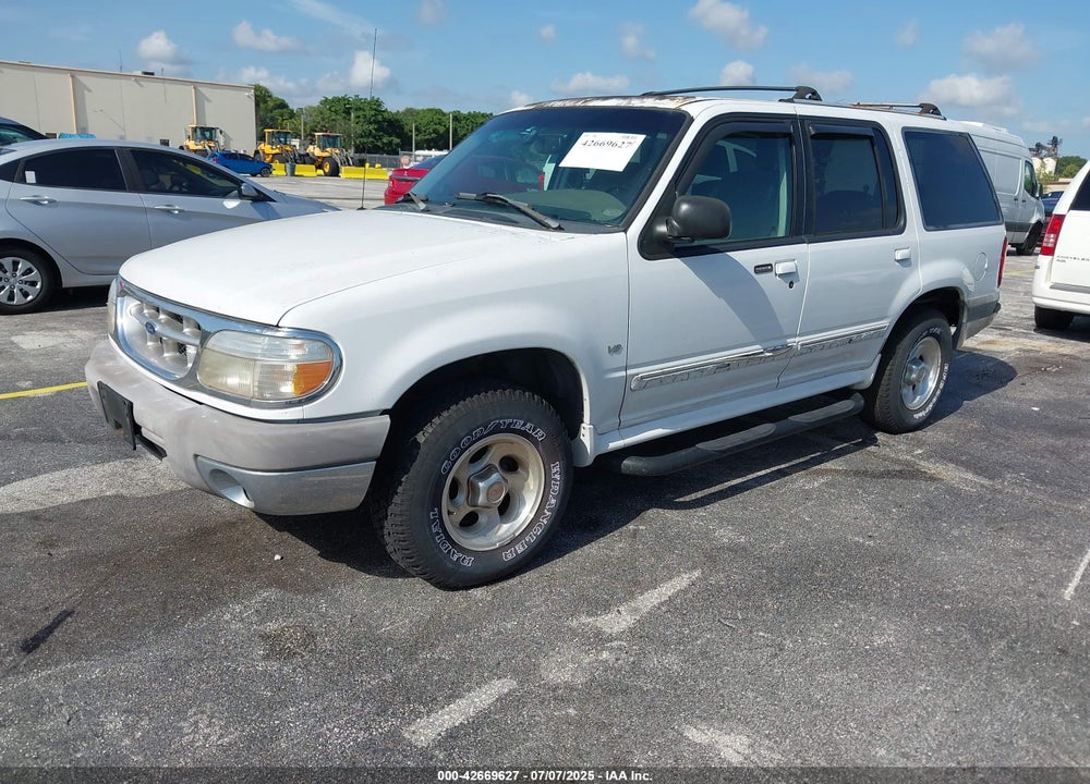 2001 FORD EXPLORER XLT VIN: 1FMZU63P51UB24634