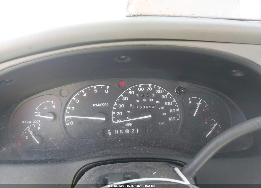 2001 FORD EXPLORER XLT VIN: 1FMZU63P51UB24634
