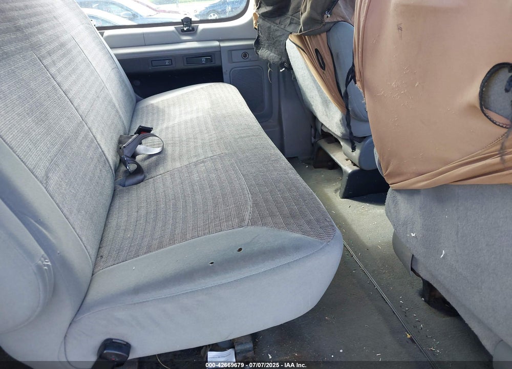 2003 FORD E-350 SUPER DUTY VIN: 1FBSS31L03HA00345