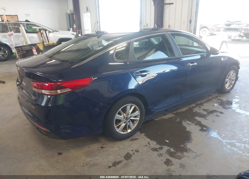 2018 KIA OPTIMA VIN: 5XXGT4L32JG192203