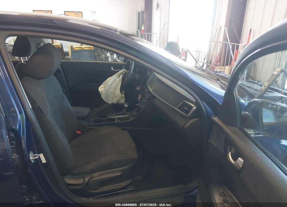 2018 KIA OPTIMA VIN: 5XXGT4L32JG192203