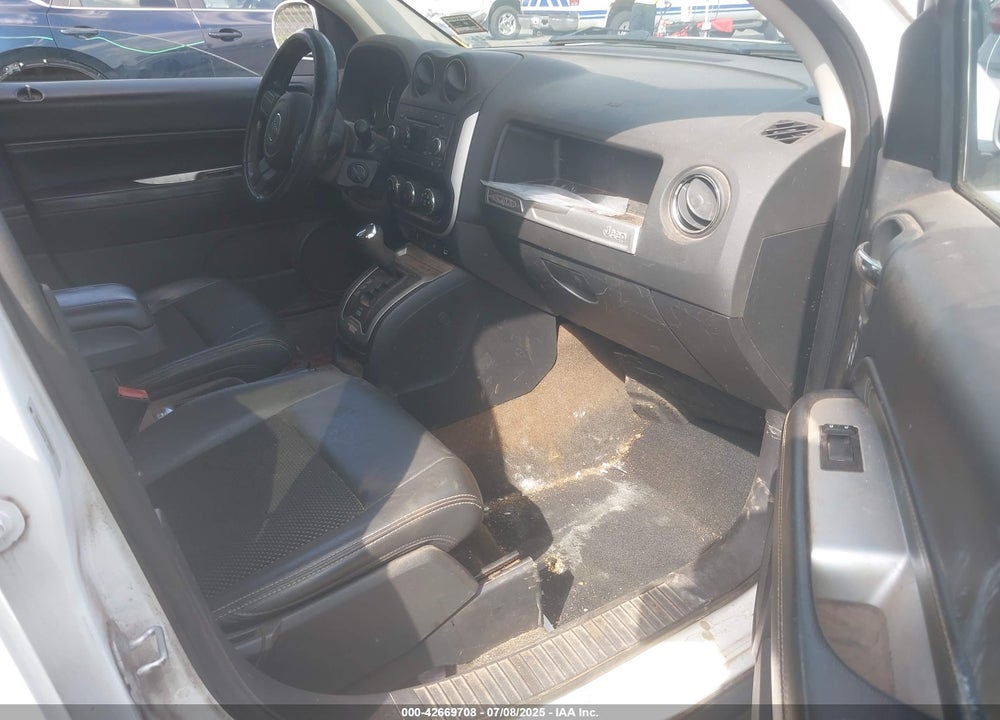 2014 JEEP COMPASS VIN: 1C4NJDEBXED858760