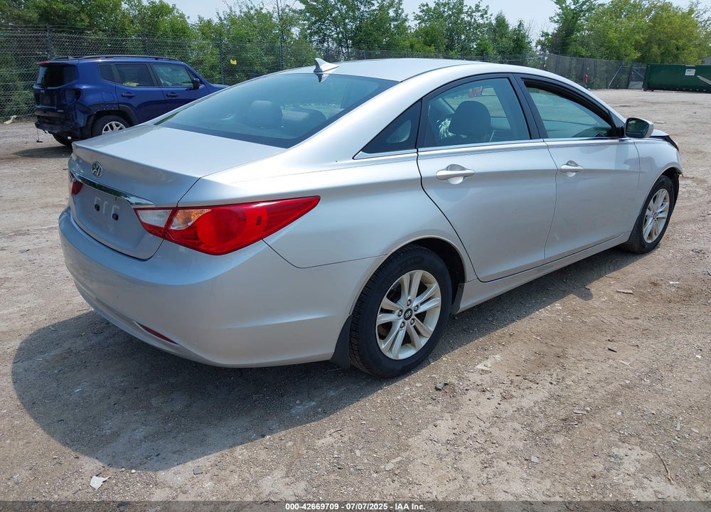 2011 HYUNDAI SONATA VIN: 5NPEB4AC7BH150368