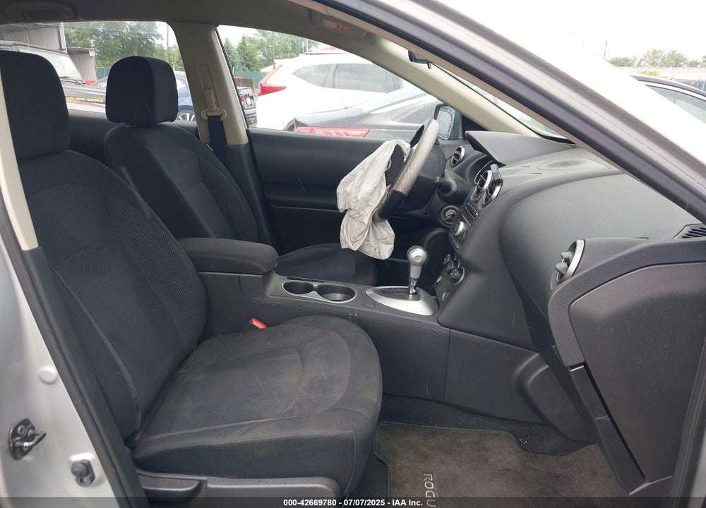 2014 NISSAN ROGUE SELECT VIN: JN8AS5MVXEW715930