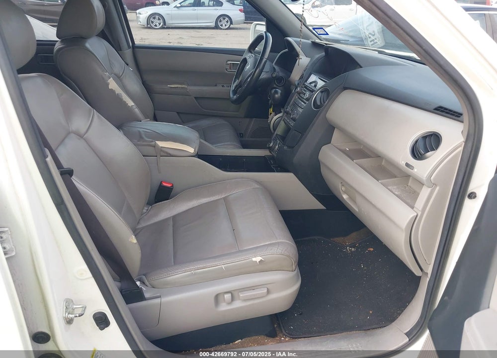 2013 HONDA PILOT VIN: 5FNYF3H95DB031130