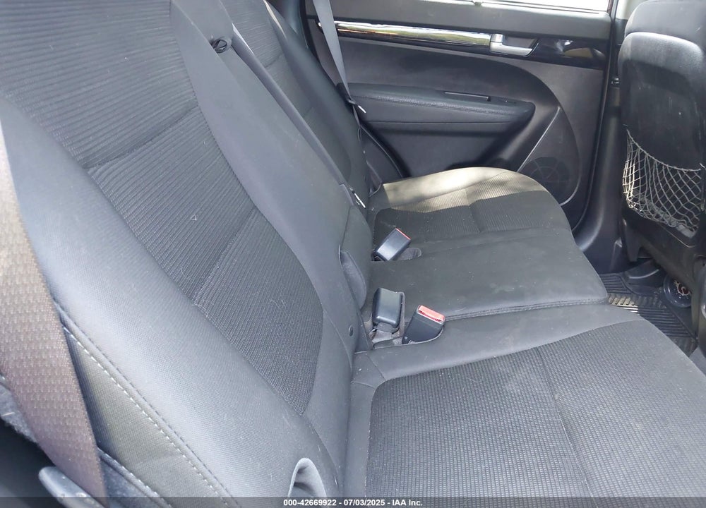 2015 KIA SORENTO VIN: 5XYKTDA64FG568023
