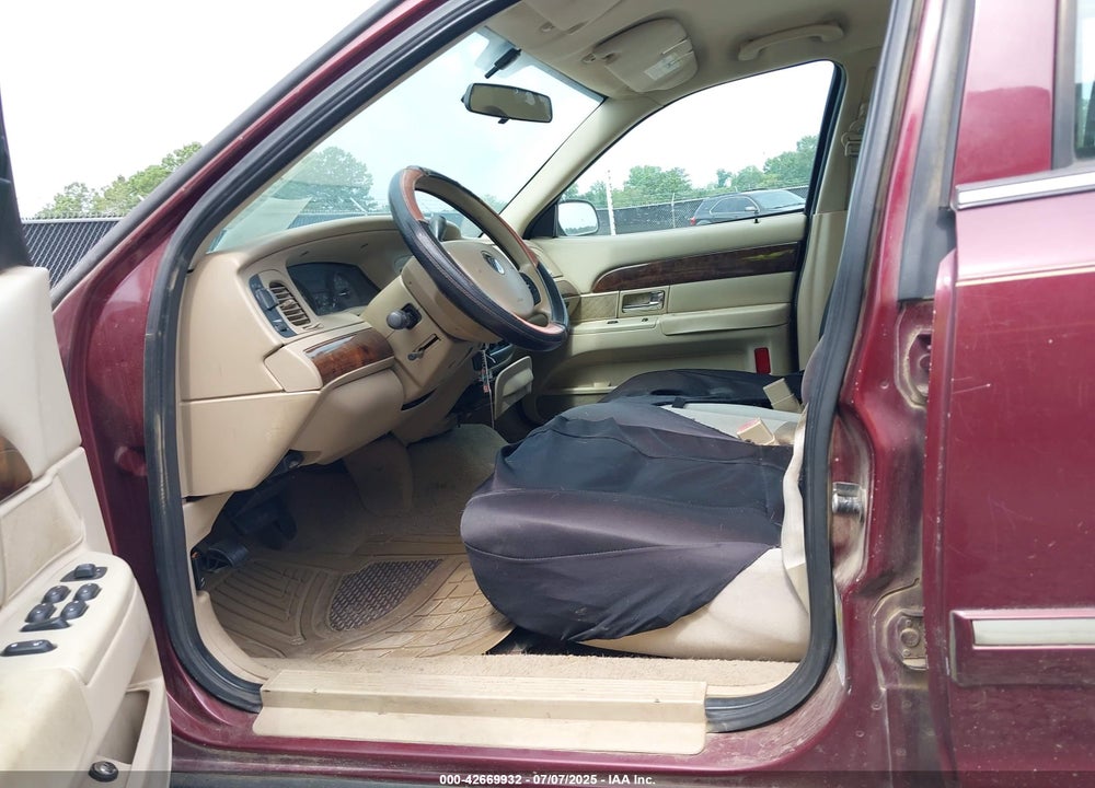 2008 MERCURY GRAND MARQUIS VIN: 2MEFM74V88X610558