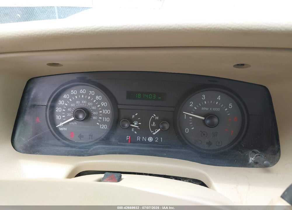 2008 MERCURY GRAND MARQUIS VIN: 2MEFM74V88X610558
