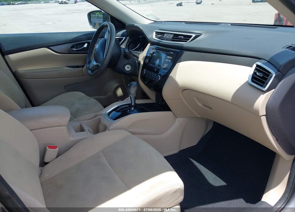 2016 NISSAN ROGUE VIN: 5N1AT2MT1GC922132