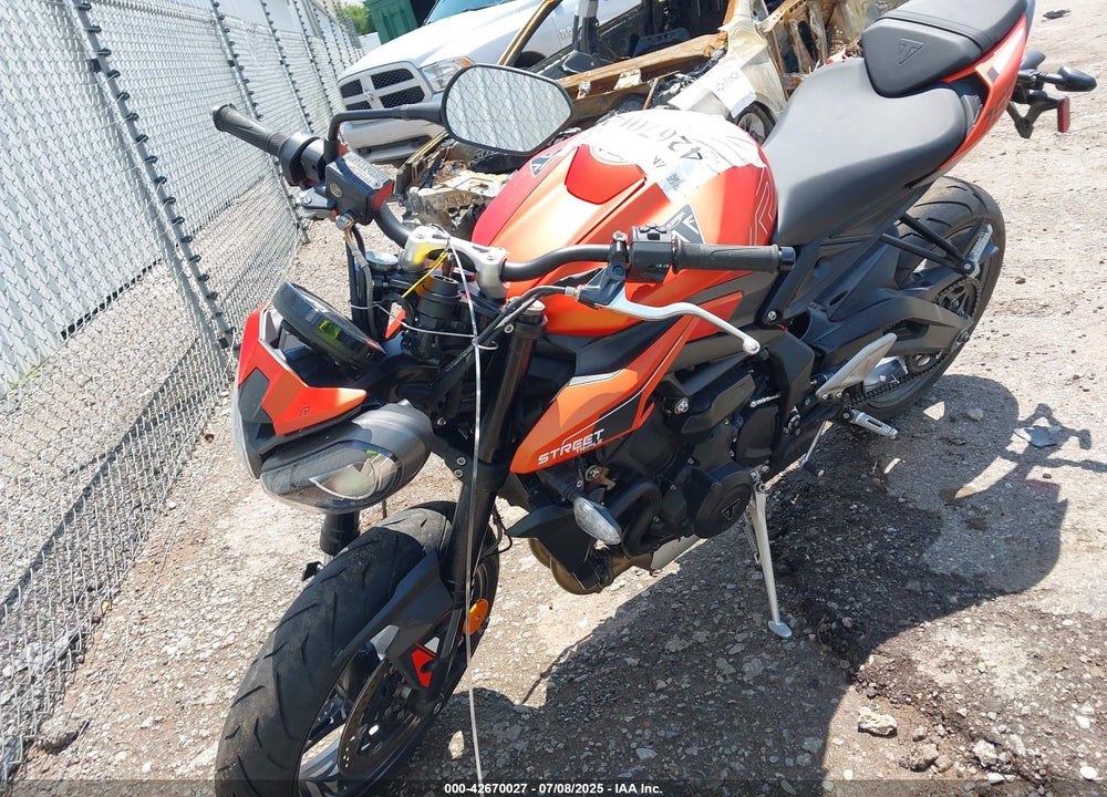 2025 TRIUMPH MOTORCYCLE STREET TRIPLE 765 R VIN: SMTA604S0STCC1873