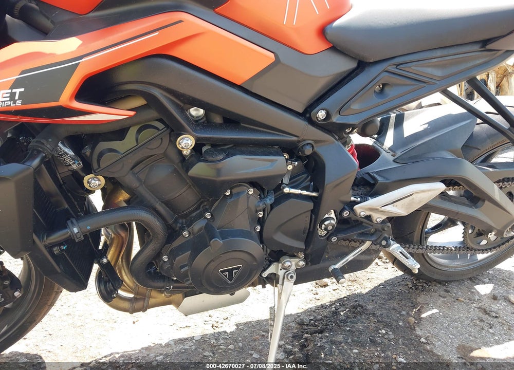 2025 TRIUMPH MOTORCYCLE STREET TRIPLE 765 R VIN: SMTA604S0STCC1873