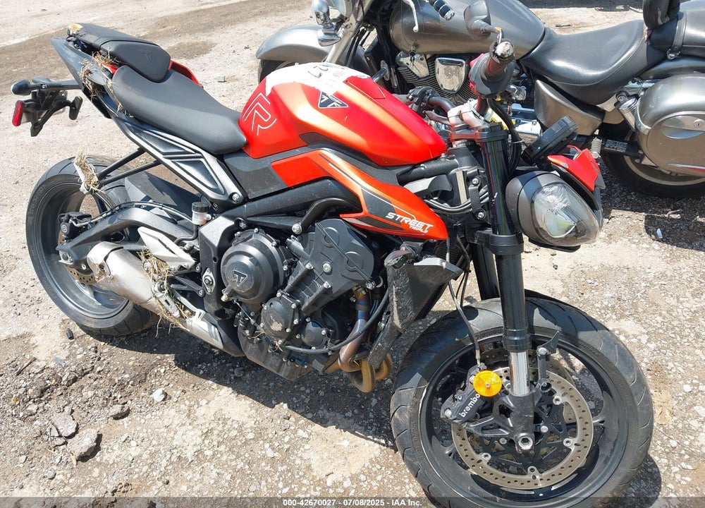 2025 TRIUMPH MOTORCYCLE STREET TRIPLE 765 R VIN: SMTA604S0STCC1873