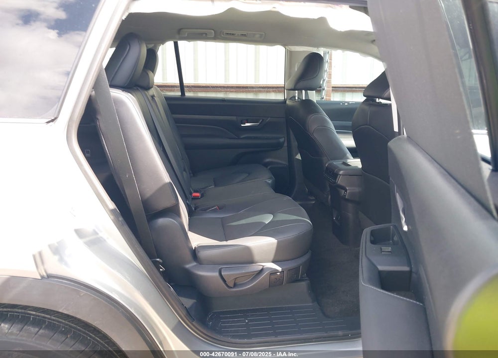 2024 TOYOTA HIGHLANDER VIN: 5TDAAAA52RS016695