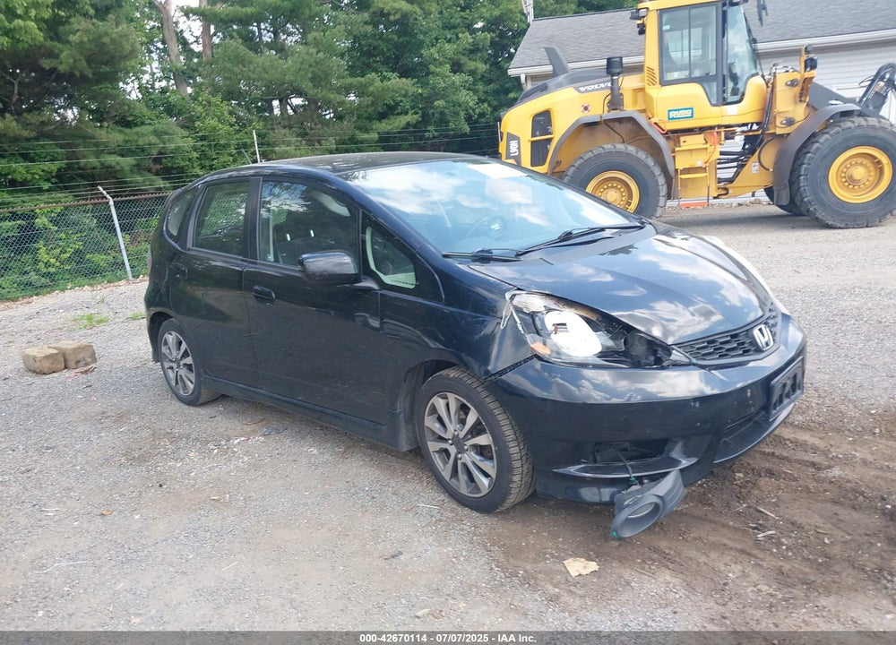 2012 HONDA FIT VIN: JHMGE8H50CC016117