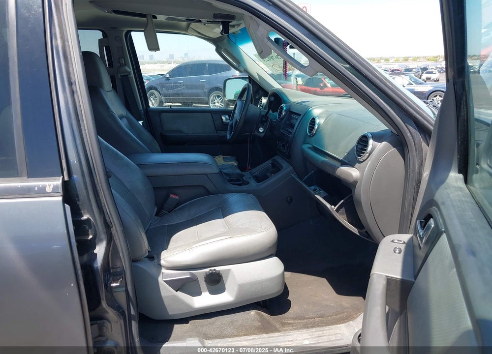 2003 FORD EXPEDITION XLT VIN: 1FMEU15L33LA32622