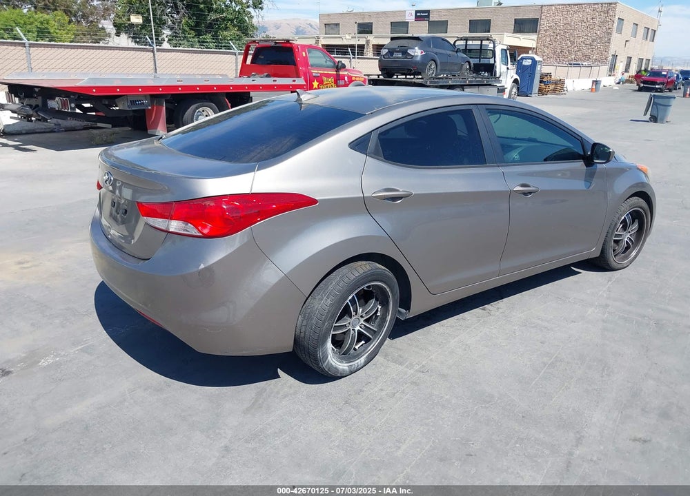 2011 HYUNDAI ELANTRA VIN: 5NPDH4AE8BH005822